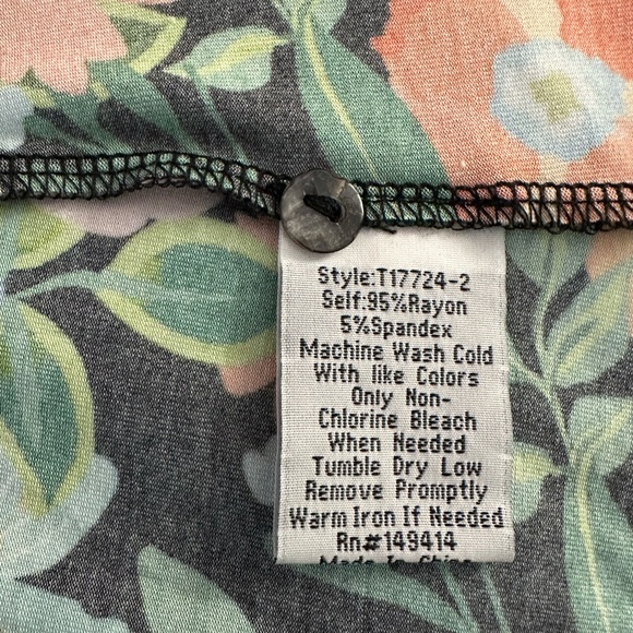 Johnny Was Wild Bloom Flutter Sleeve Henley Tee NWT - Picture 4 of 5